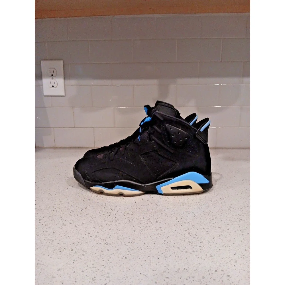 Jordan 6 Retro UNC Size 11
